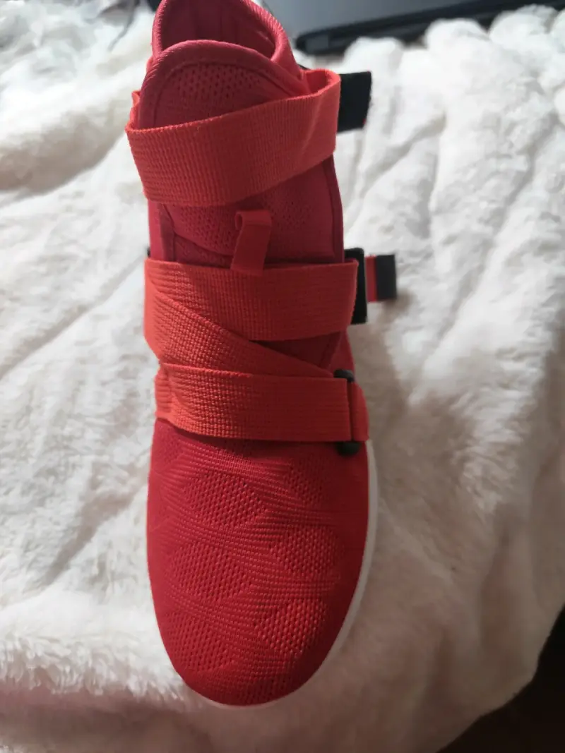 Zapatillas deportivas rojas con correas ajustables - 2