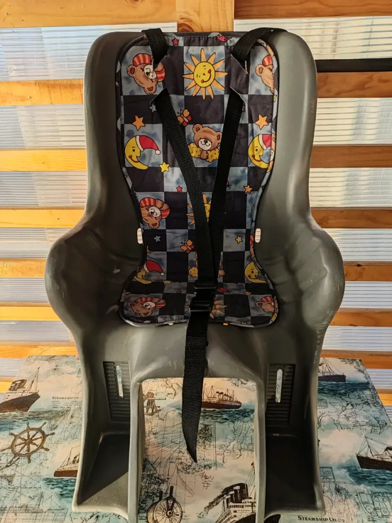 Silla de bicicleta para niños con casco infantil - 3