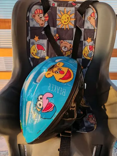 Silla de bicicleta para niños con casco infantil - miniatura 5