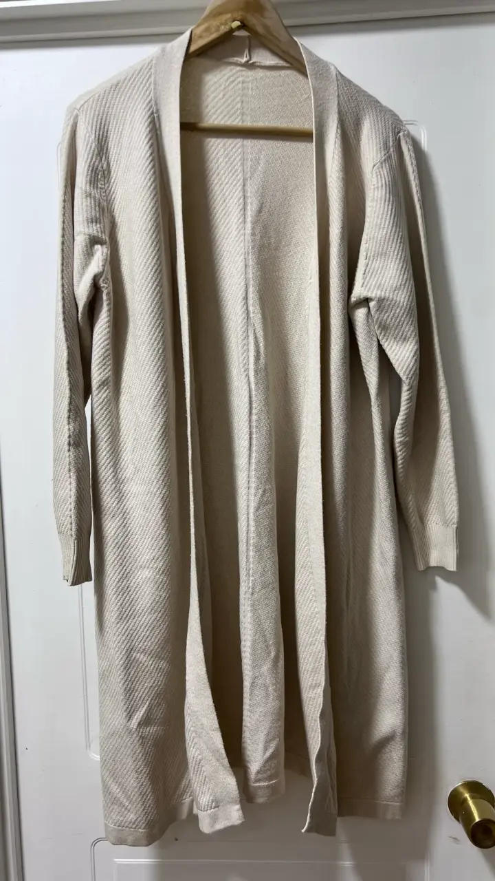 Cardigan largo beige de punto suave - 2