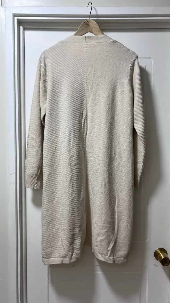 Cardigan largo beige de punto suave - 3