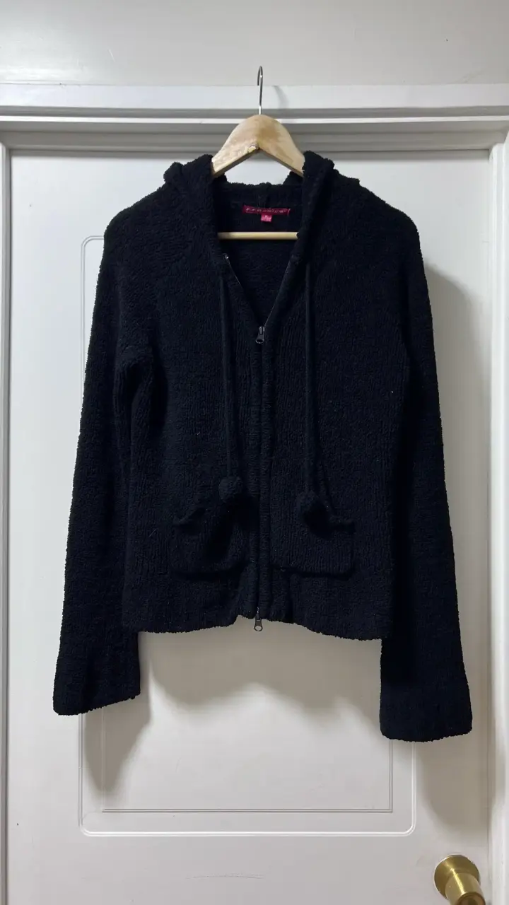 Chaqueta de lana negra con capucha para mujer - 1