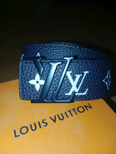 Cinturón de cuero Louis Vuitton negro - miniatura 1