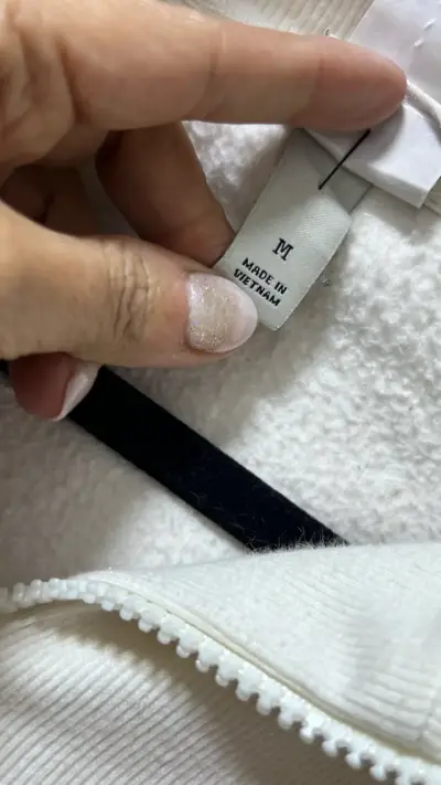Polerón  blanco con cierre - miniatura 2