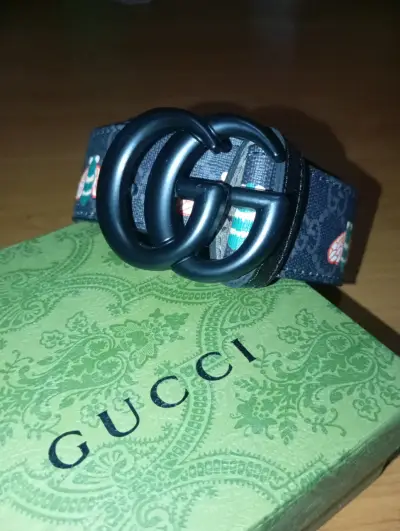 Cinturón Gucci con diseño de abeja - miniatura 1