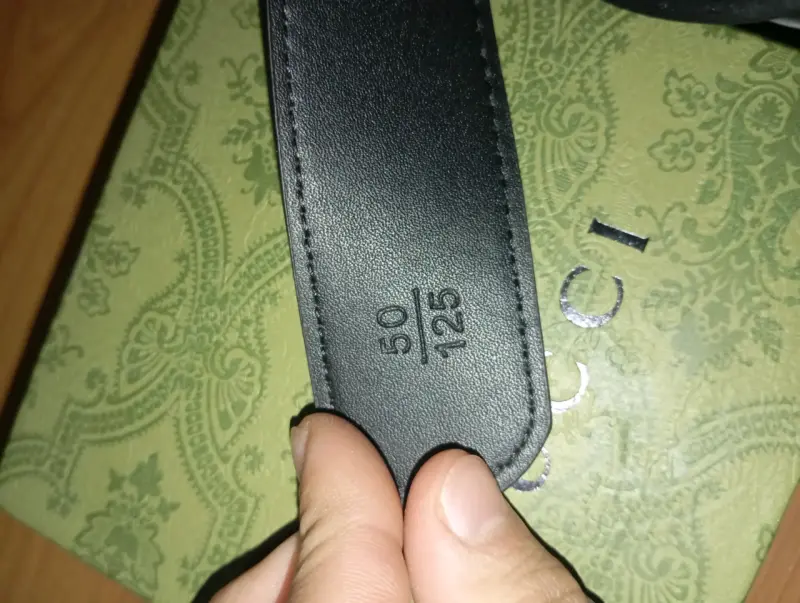Cinturón Gucci con diseño de abeja - 4