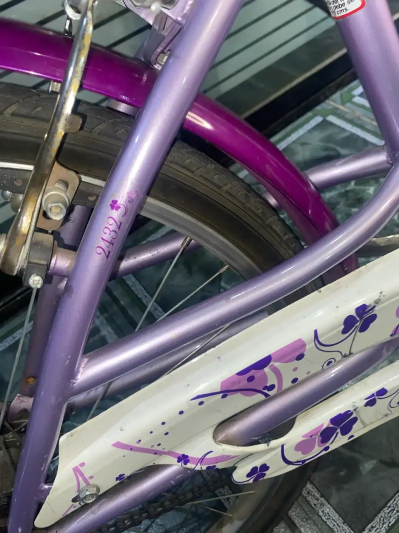 Bicicleta vintage Oxford morada con canasto - 3