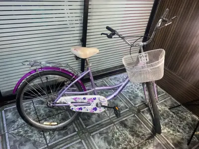Bicicleta vintage Oxford morada con canasto - miniatura 5