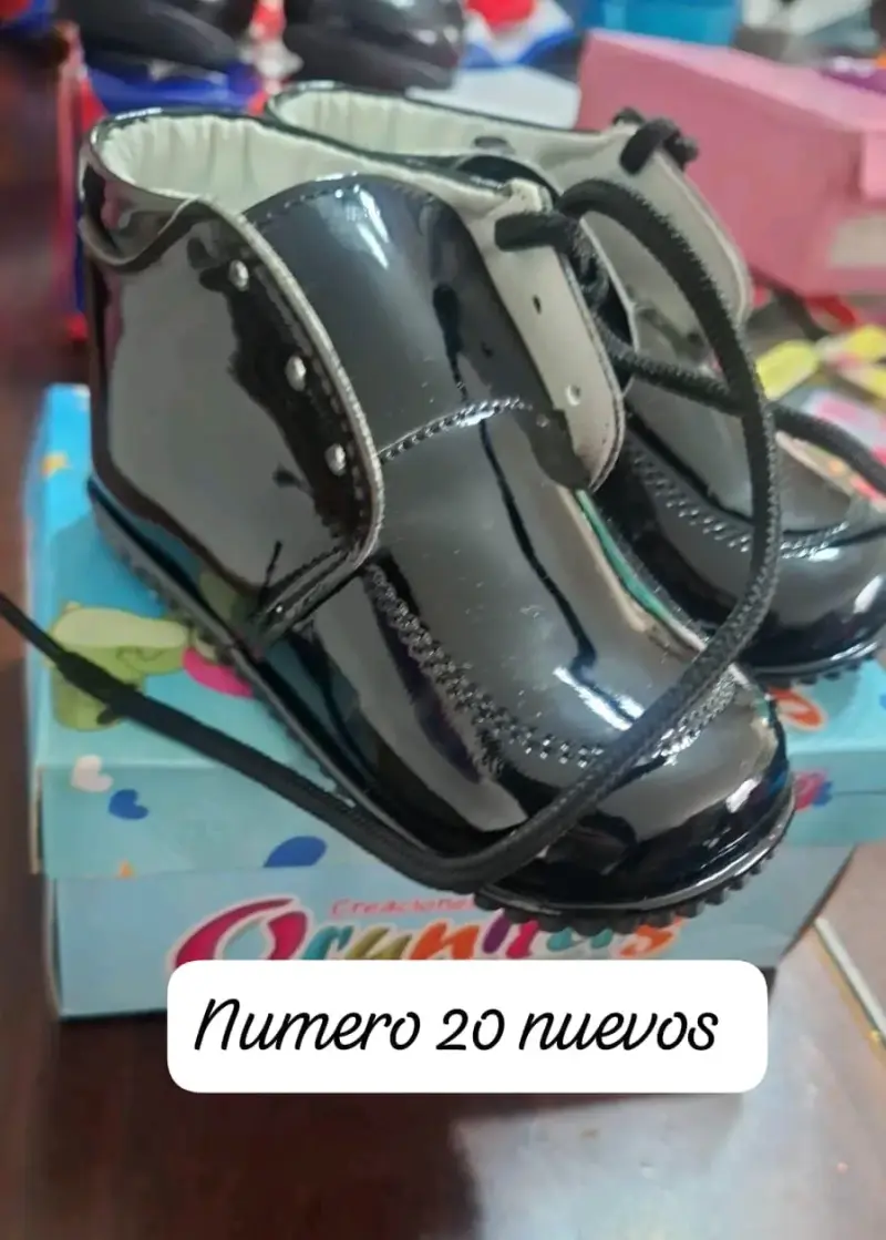 Zapatos de charol para niña en varios tamaños - 3