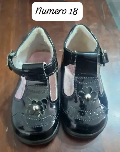 Zapatos de charol para niña en varios tamaños - miniatura 4