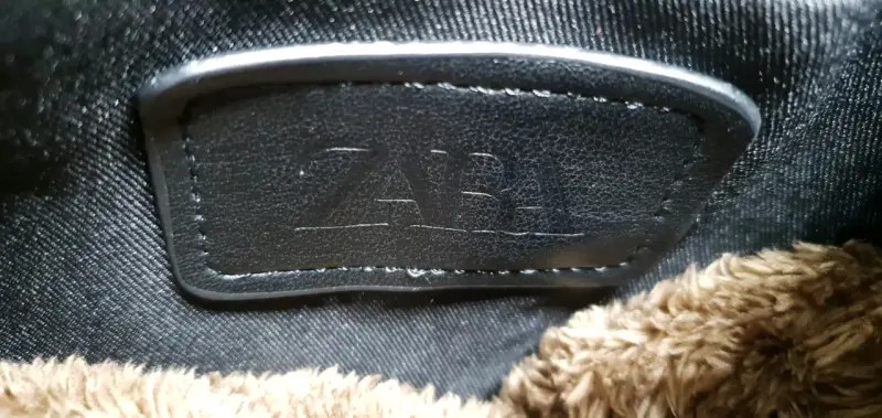 Cartera negra acolchada Zara elegante - 4