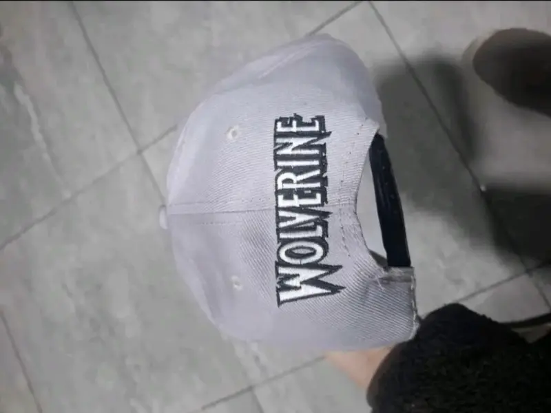 Gorra Marvel Wolverine gris y negra - 3