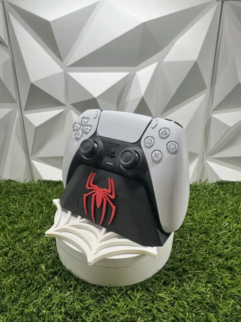 Soporte para control PS5 con diseño de Spider-Man - 2