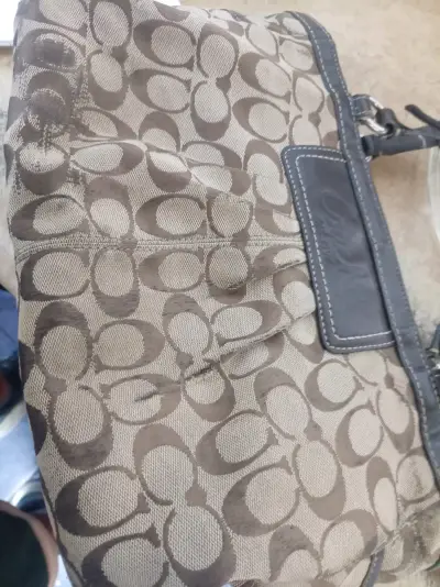 Bolso de hombro Coach marrón con monograma - miniatura 6