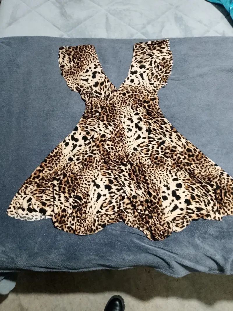 Vestido corto estampado animal print