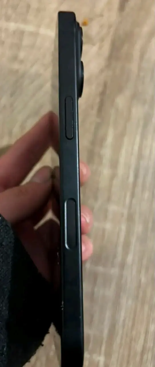 iPhone 16 - 3