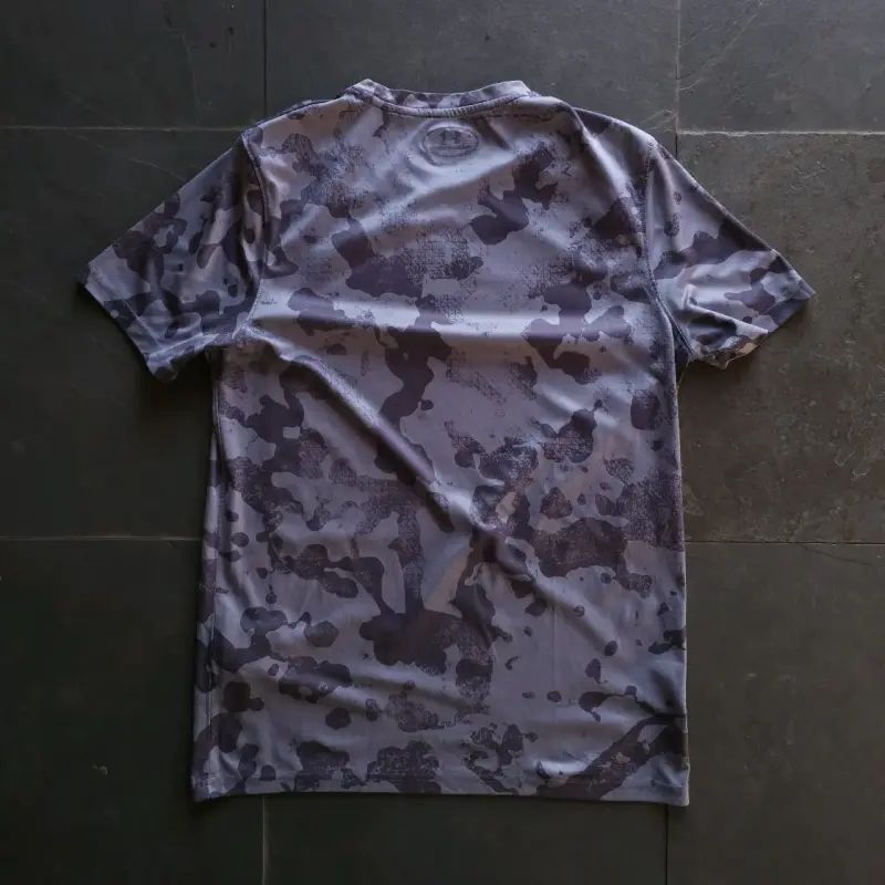 Polera deportiva Under Armour camuflaje gris - 3