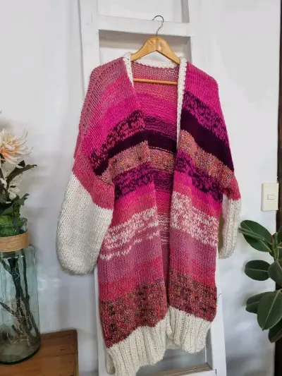 Cardigan tejido a mano multicolor para mujer - miniatura 1
