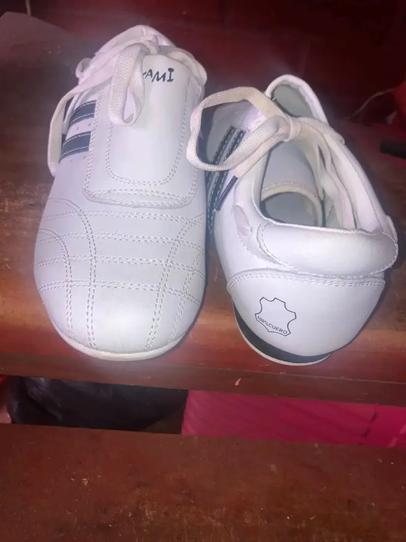 Zapatillas de cuero blancas Okami cómodas - 2