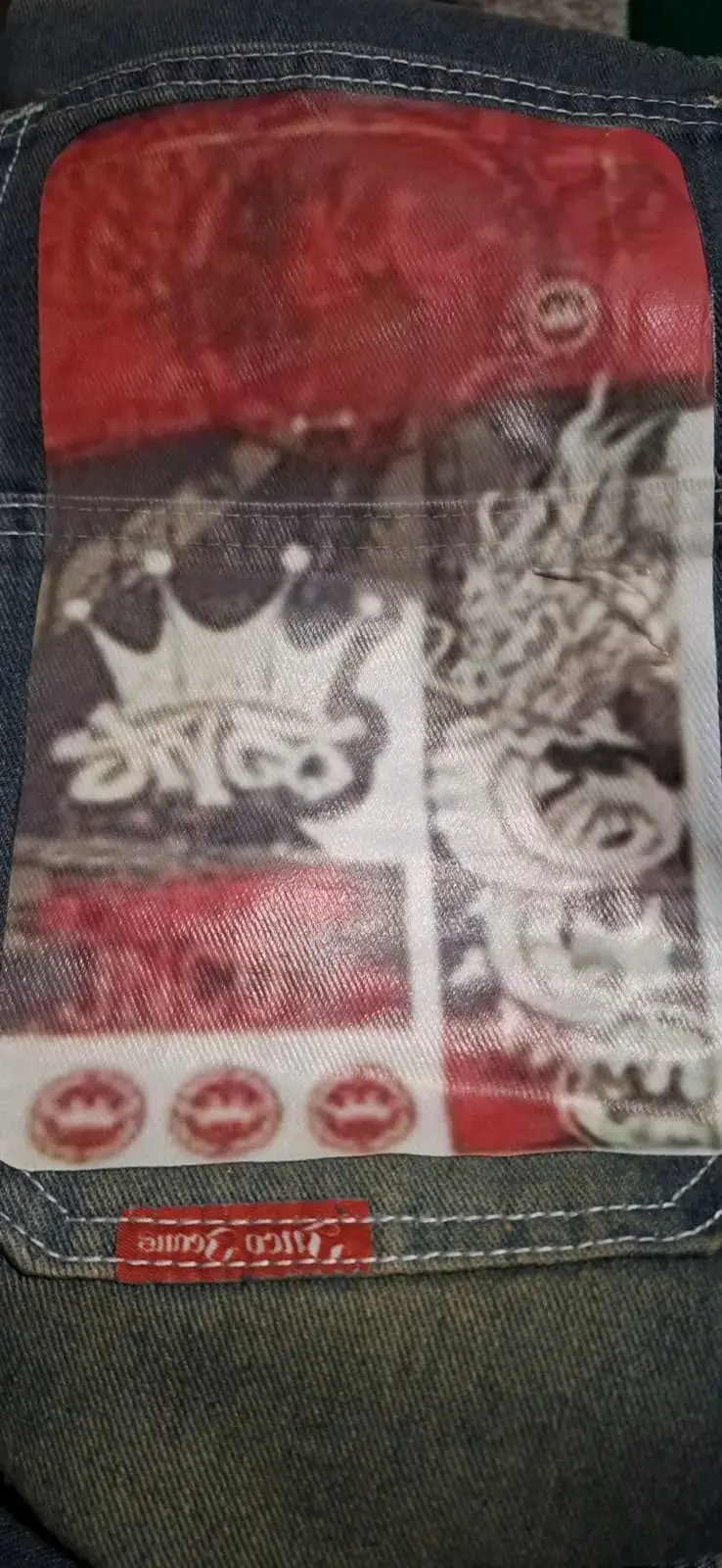 Jeans de mezclilla azul con diseño moderno - 2