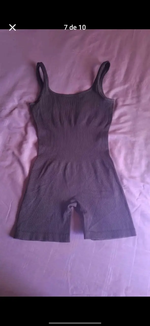 Conjunto deportivo mujer negro con detalles blancos - 2