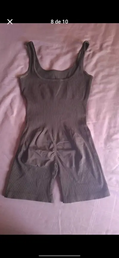 Conjunto deportivo mujer negro con detalles blancos - miniatura 3