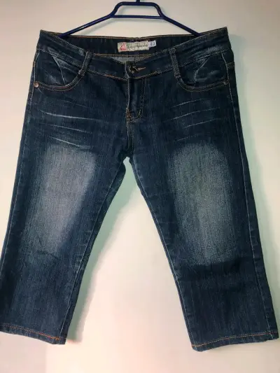 Jeans cortos de mezclilla para mujer talla 29 - miniatura 1