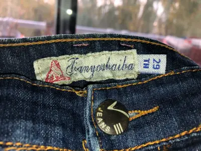 Jeans cortos de mezclilla para mujer talla 29 - miniatura 3
