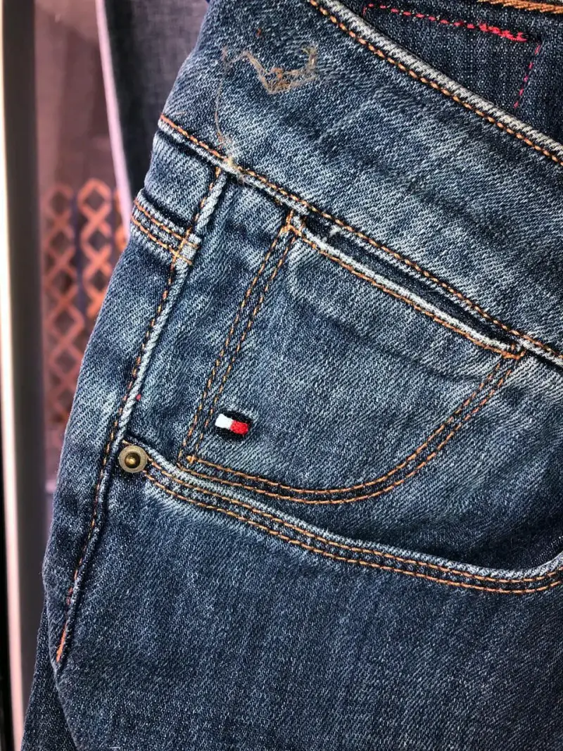 Jeans Tommy Hilfiger para mujer en buen estado - 3