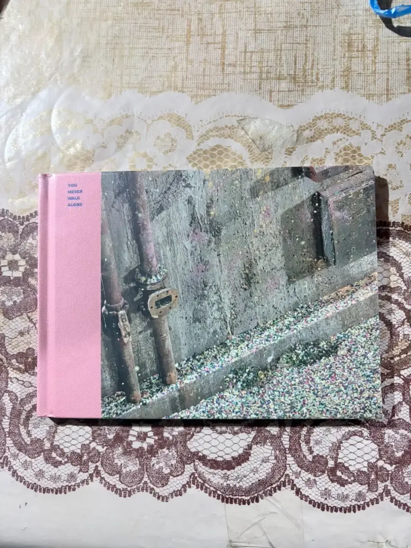 Álbum bts 'You Never Walk Alone' - 1