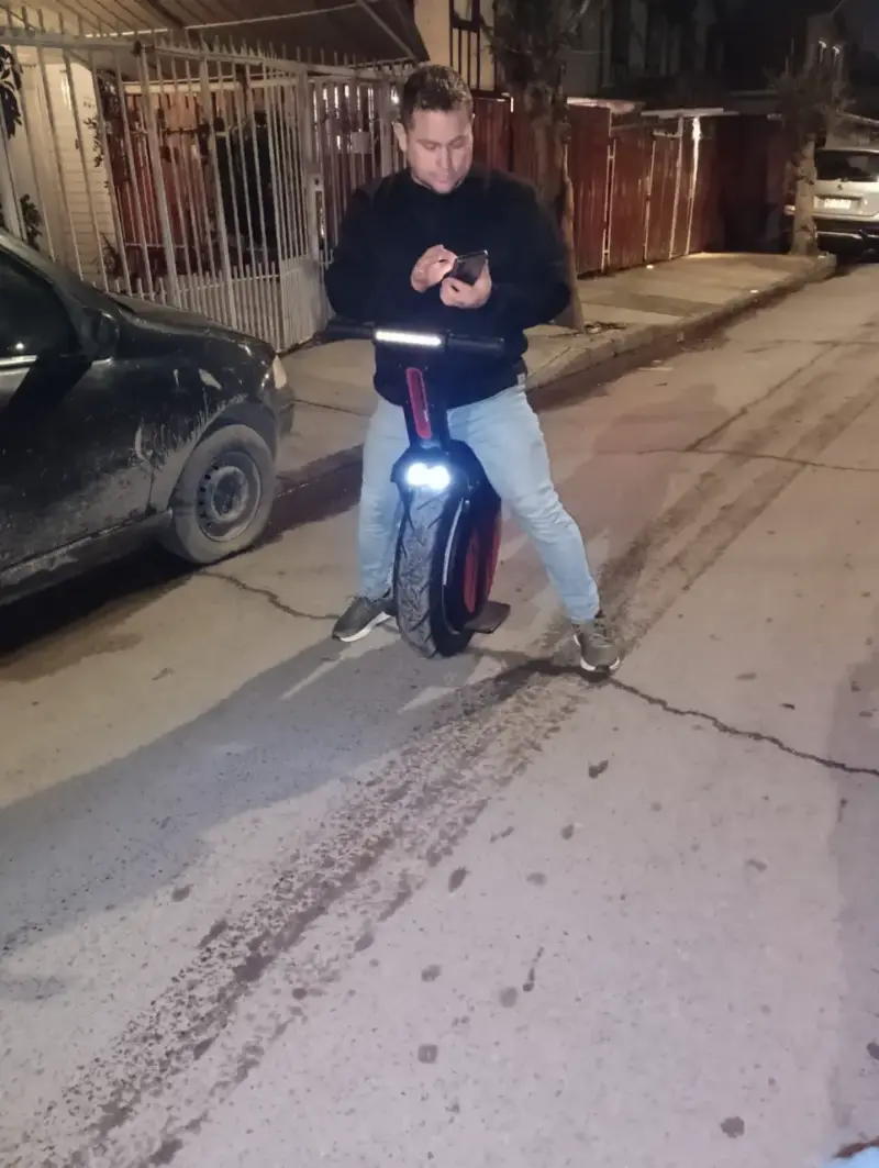 Monociclo eléctrico con asiento y luces LED - 3