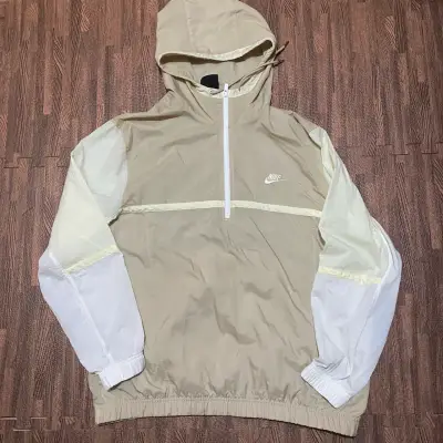 Cortaviento Nike beige con capucha talla XL - miniatura 1