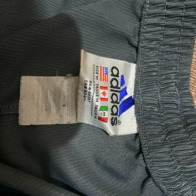 Buzo Baggy Adidas Vintage Talla M - miniatura 4