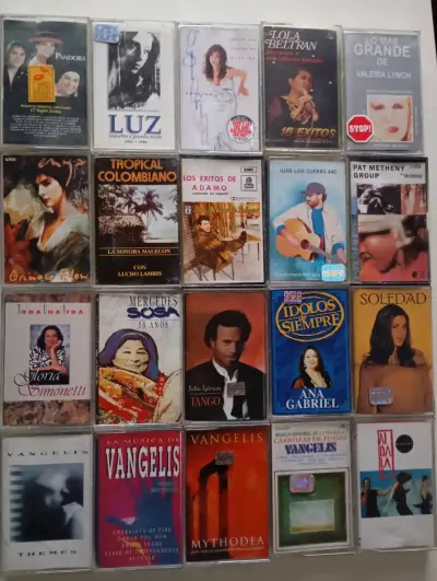 Colección de Cassettes de Música Variada - miniatura 1