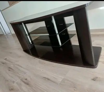 Mesa de TV de madera y vidrio moderna - miniatura 1