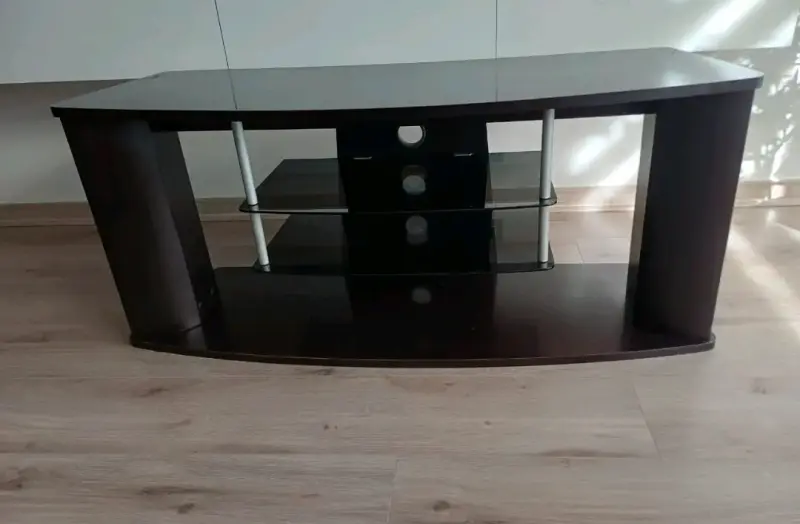 Mesa de TV de madera y vidrio moderna - 2