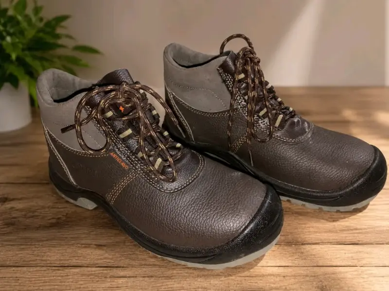 Bototos impermeables marrones para hombre