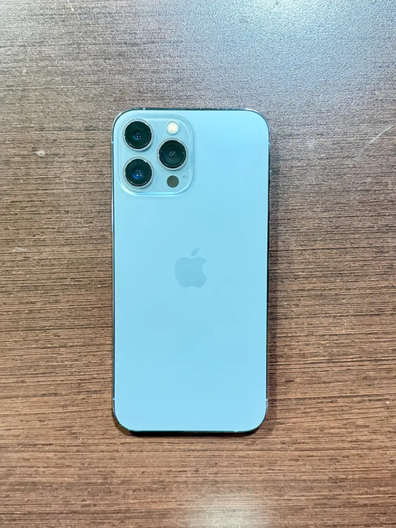 iPhone 13 Pro Max azul en buen estado - 1