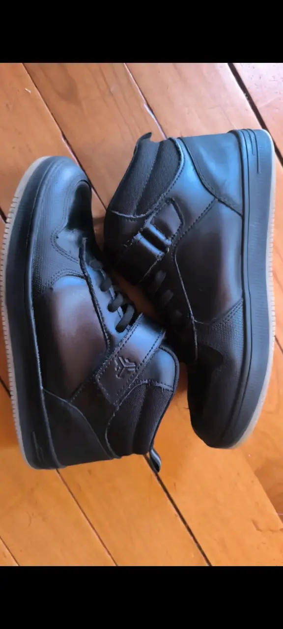 Zapatillas negras para niño