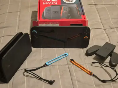 Consola Nintendo Switch V2 con Mario Kart 8 Deluxe - miniatura 4