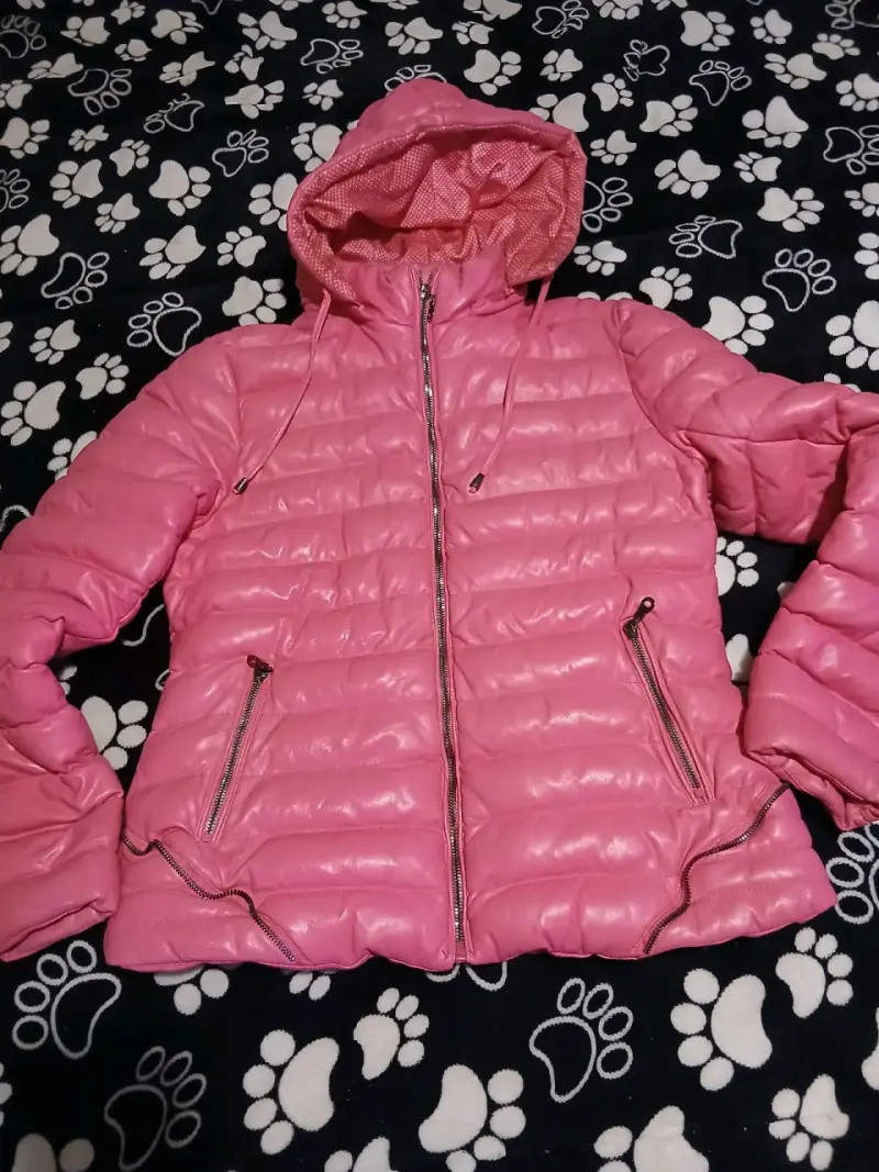 Chaqueta acolchada fucsia con capucha - 1