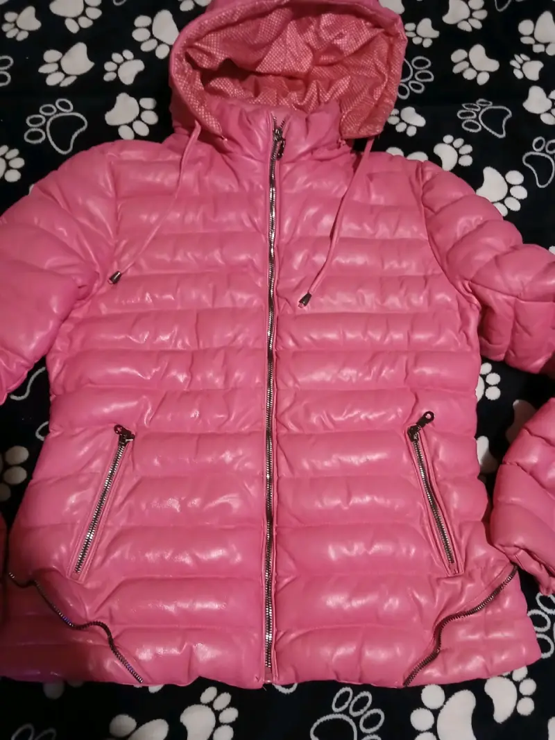 Chaqueta acolchada fucsia con capucha - 3