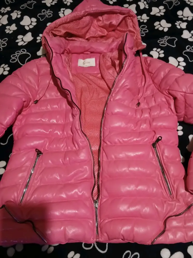 Chaqueta acolchada fucsia con capucha - 4