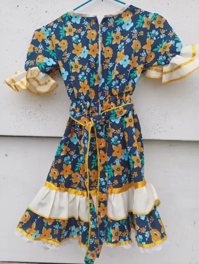 Vestido huasa talla 8 - miniatura 2