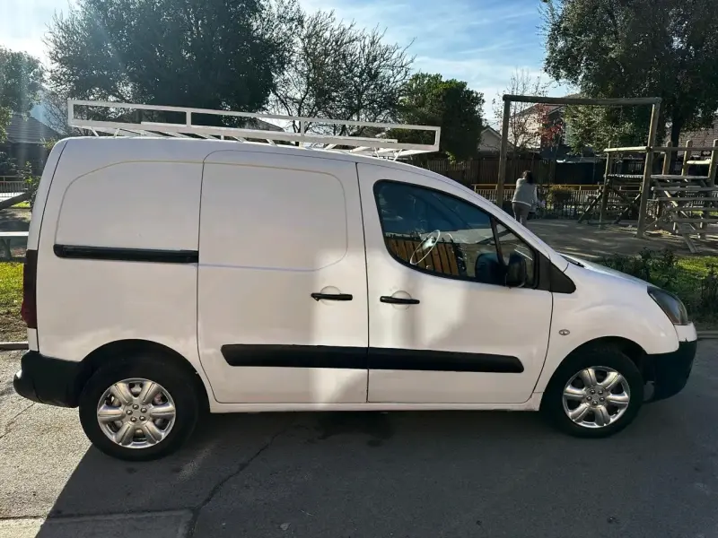 Furgón Citroën Berlingo 2015 en buen estado - 2