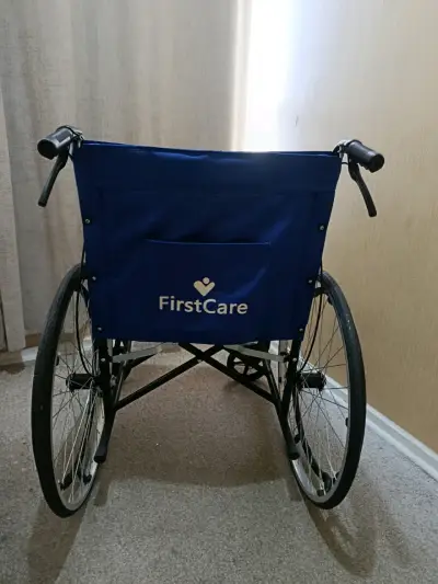 Silla de Ruedas Plegable First Care Azul - miniatura 3