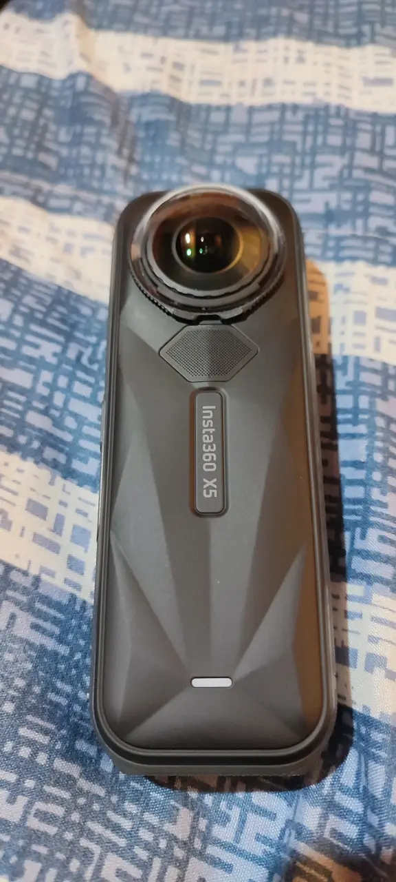 Cámara 360 Insta360 X3 con tarjeta SD 512GB - 2