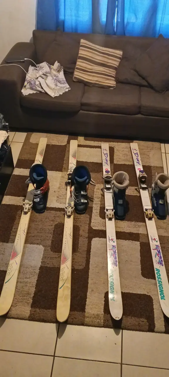 Esquís Rossignol con fijaciones y botas