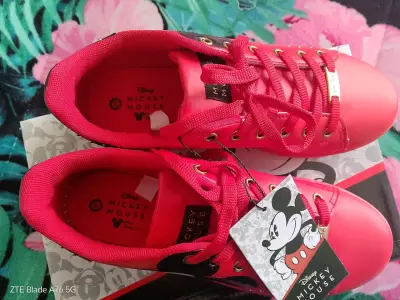 Zapatillas rojas Disney Mickey Mouse para niños - miniatura 3