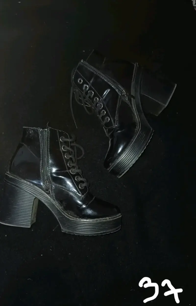 Botines de charol negro con plataforma - 1
